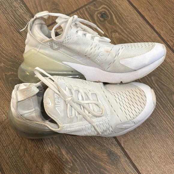 Nike Air Max 270. Size 6 Youth or Size 7 Women’s - Picture 11 of 11